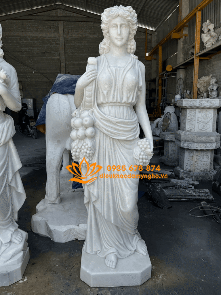 tuong co gai va trai cay