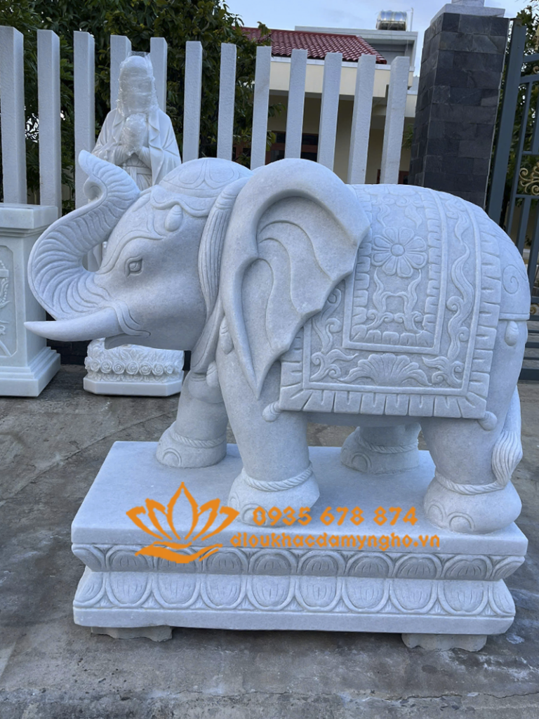 tuong voi tran cong nha o