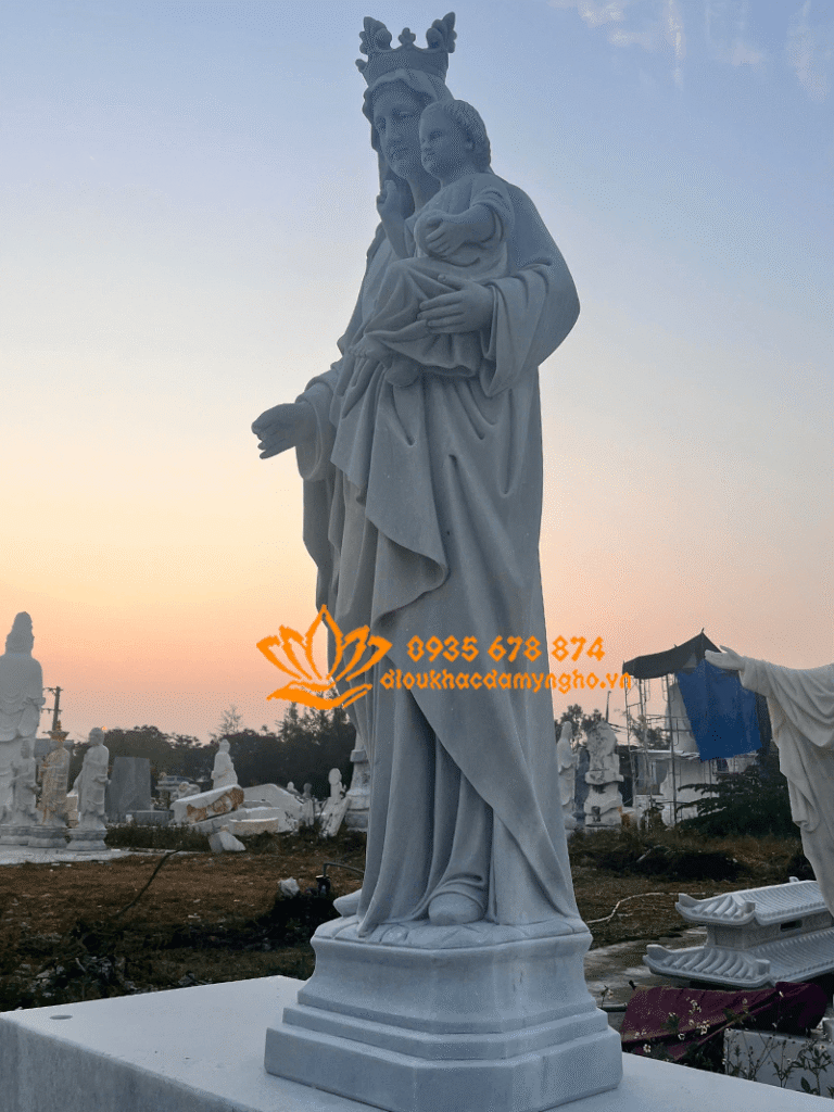 ban tuong duc me hang cuu bang da xam miin