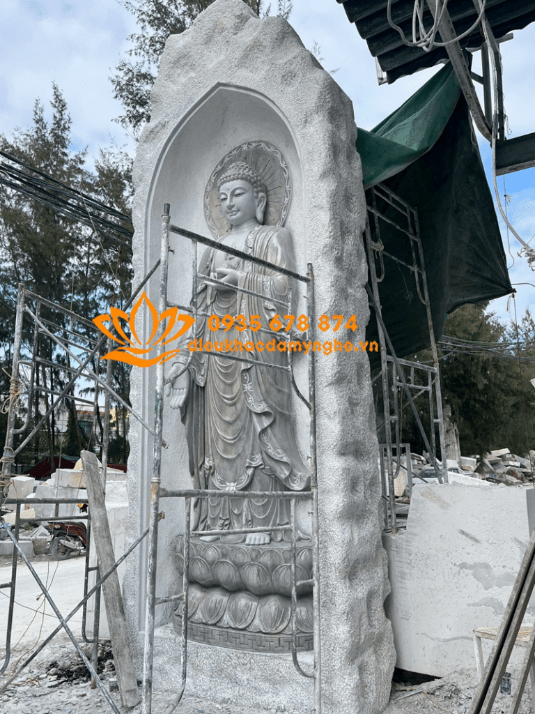 Gia tuong phat a di da bang da xam