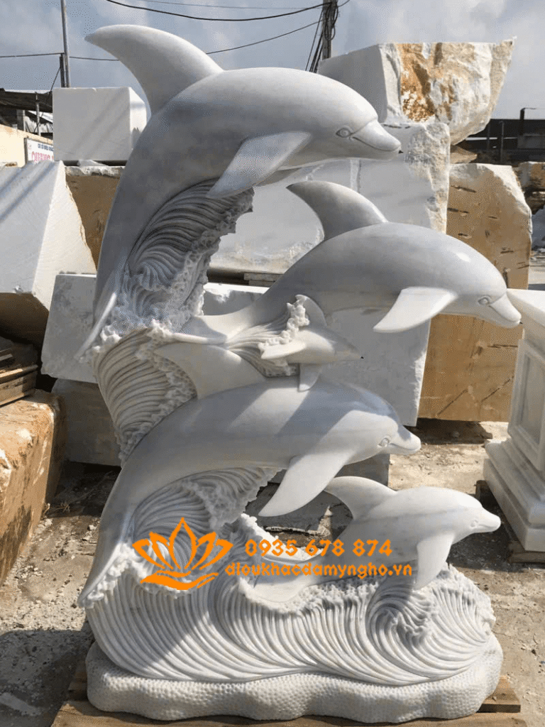 lap dat tuong ca heo phun nuoc gia re