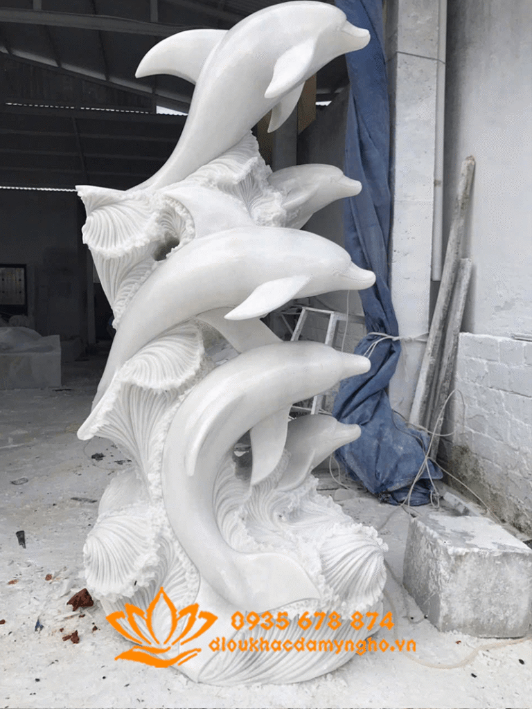 thiet ke tuong ca heo phun nuoc da trang