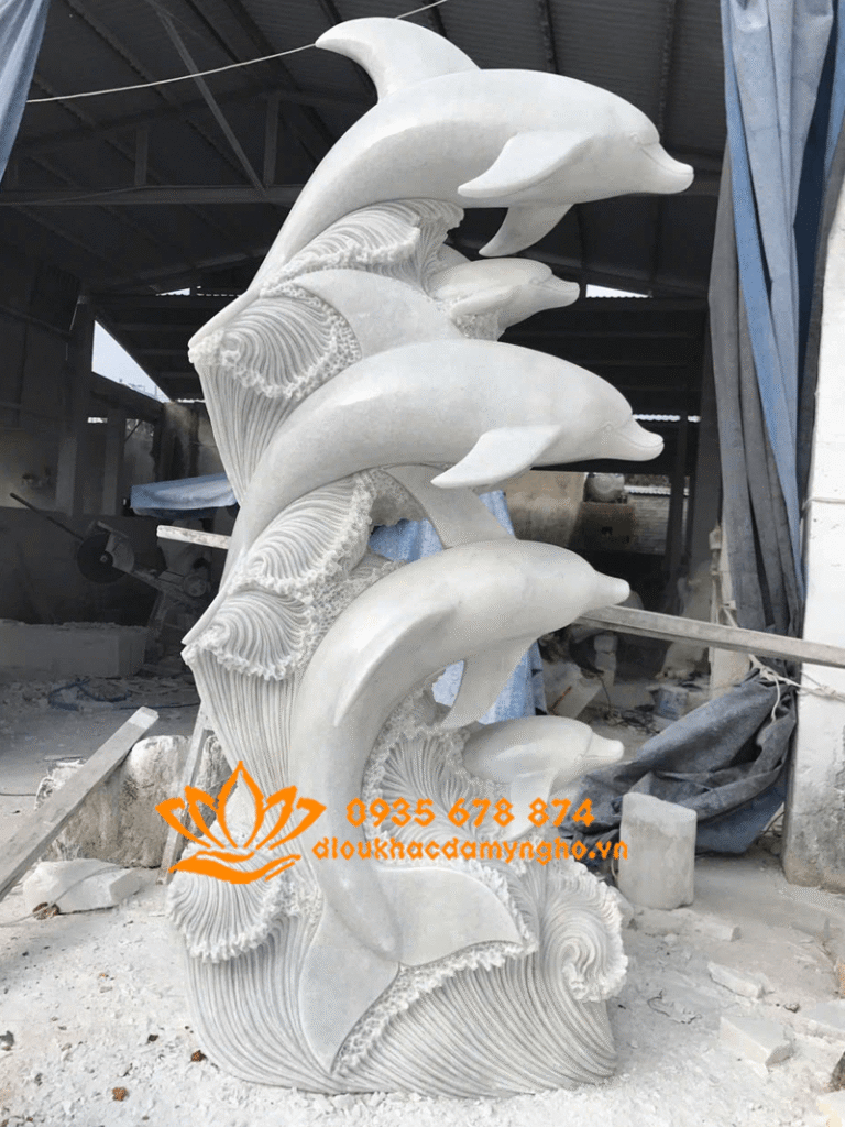 thiet ke tuong ca heo phun nuoc bang da trang