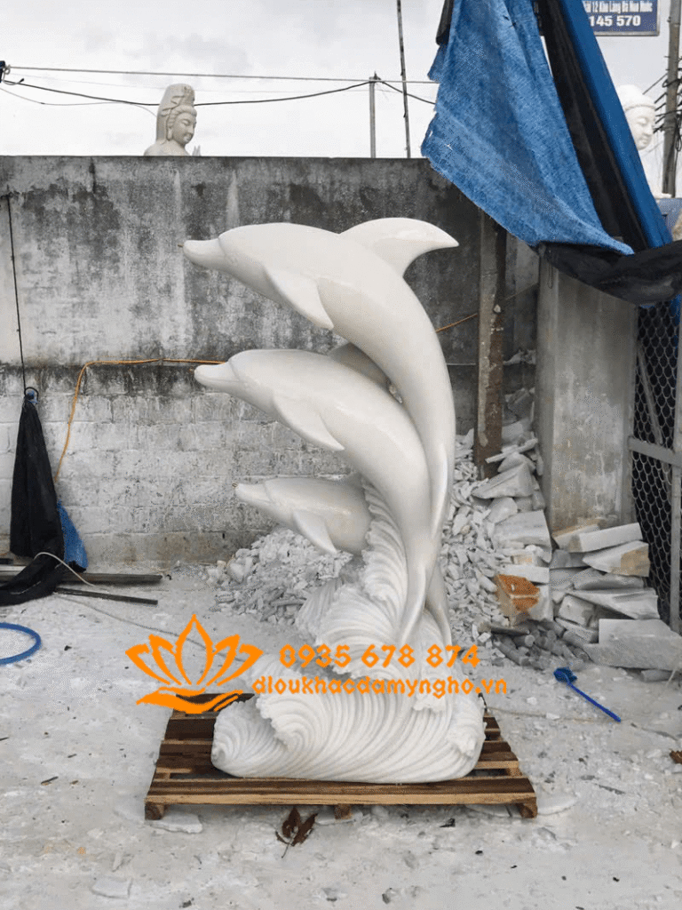 thiet ke tuong ca heo phun theo yeu cau