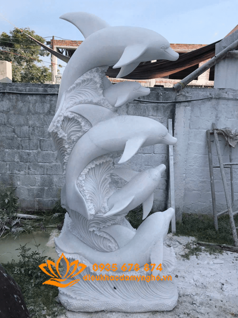 tuong da ca heo phun nuoc phong thuy