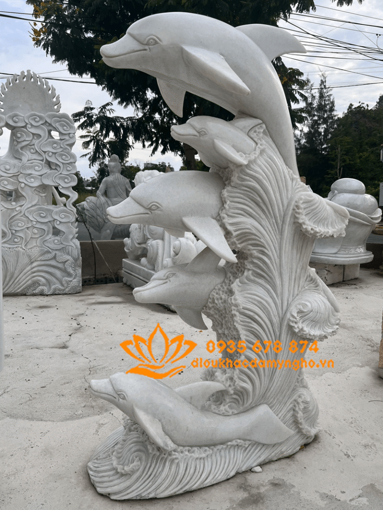 ban tuong ca heo bang da hop phong thuy