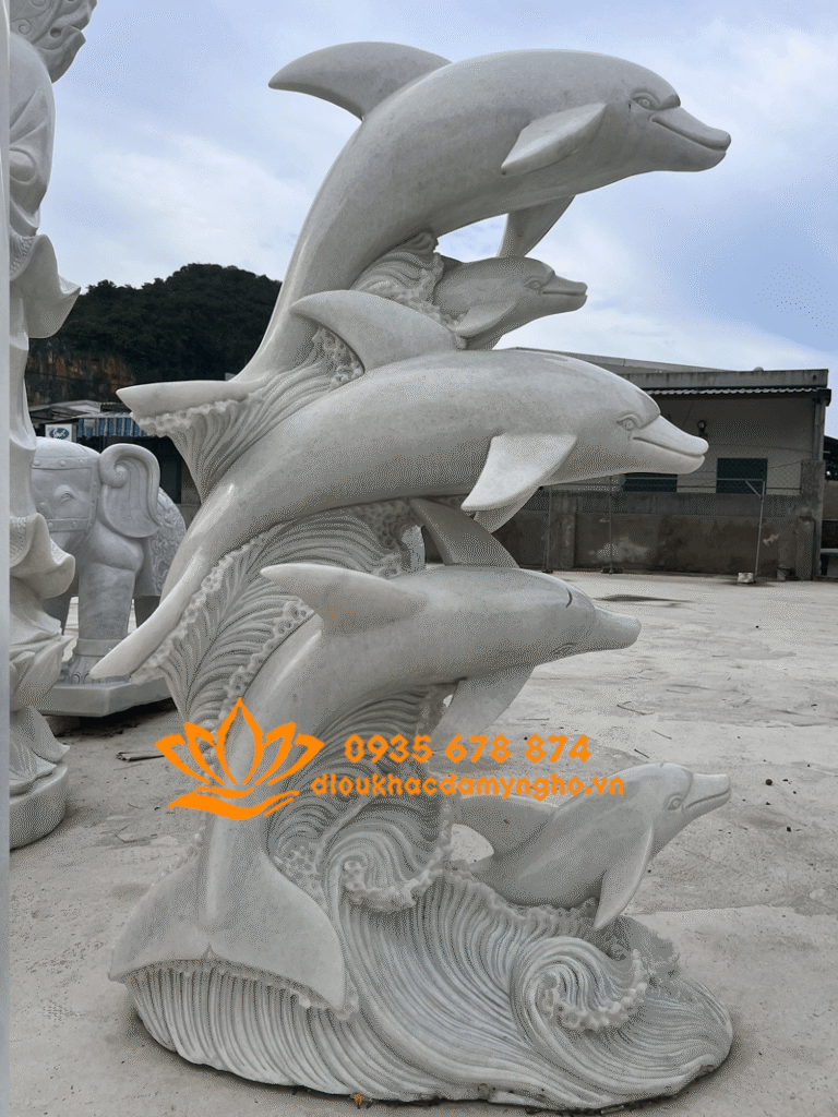 mua tuong ca heo bang da hop phong thuy