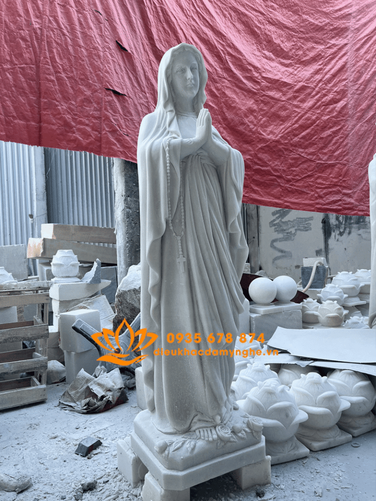 tuong duc me lo duc bang da trang dep cao 1,6 met dieu khac tuong duc me lo duc