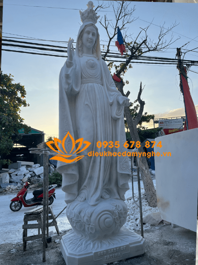 ban tuong duc me fatima dep