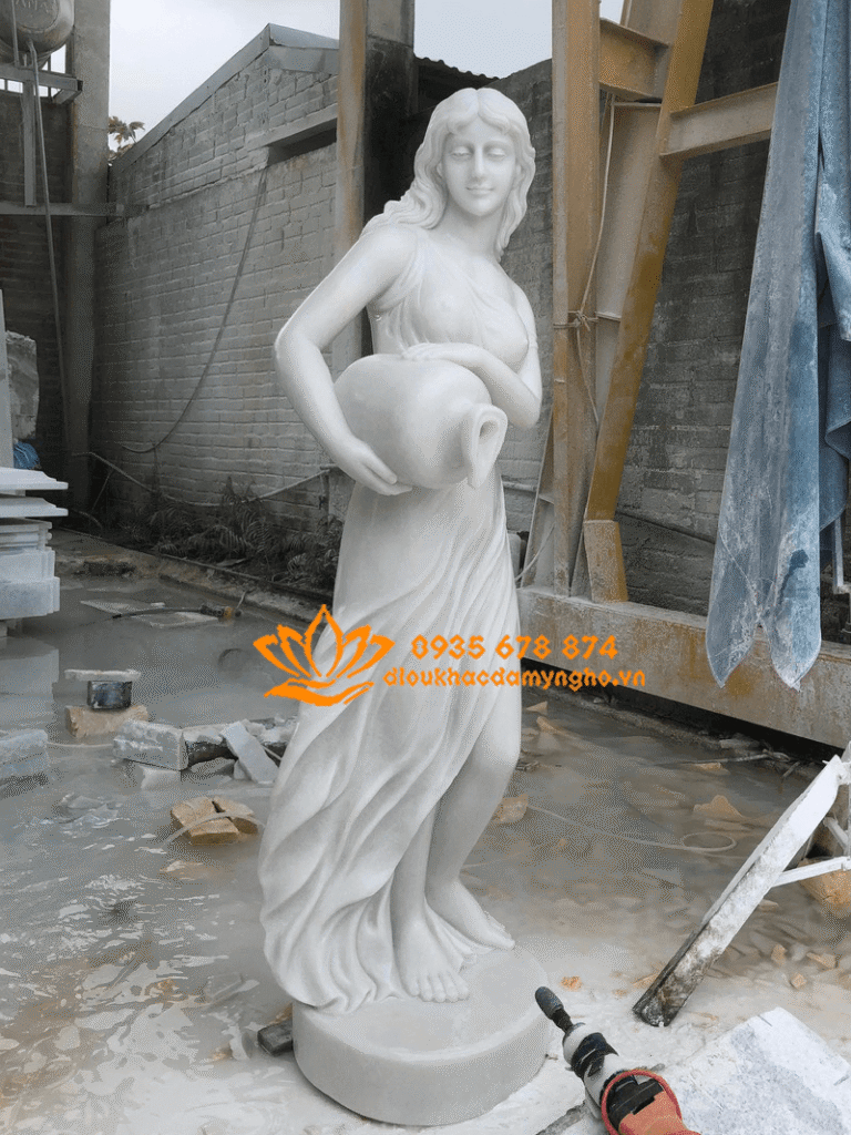 tuong co gai om chau