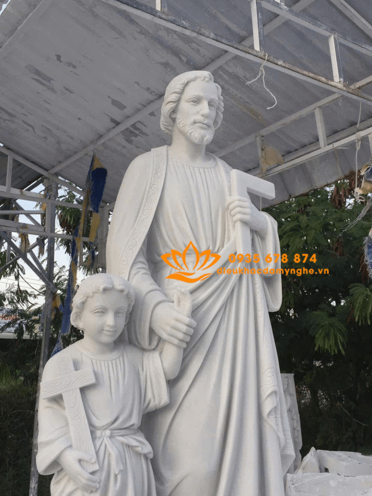 mau tuong thanh giuse dat chua bang da dep