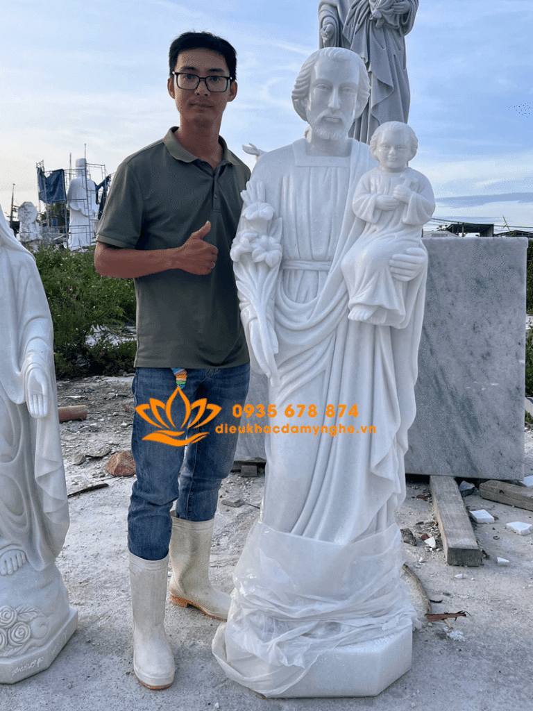 ban tuong thanh giuse bong chua bang da trang dep