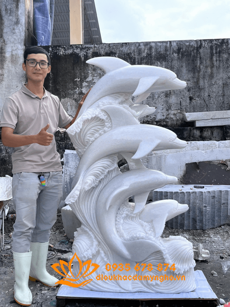 tuong ca heo phun nuoc vuot song nghe thuat