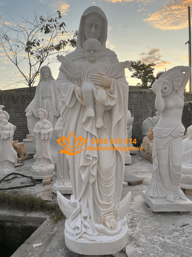 ban tuong duc me be chua