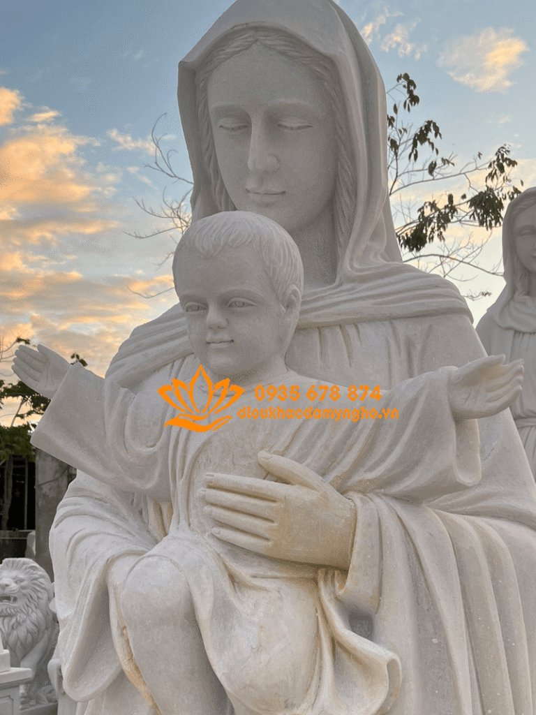 mau tuong duc me bong chua bang da dep