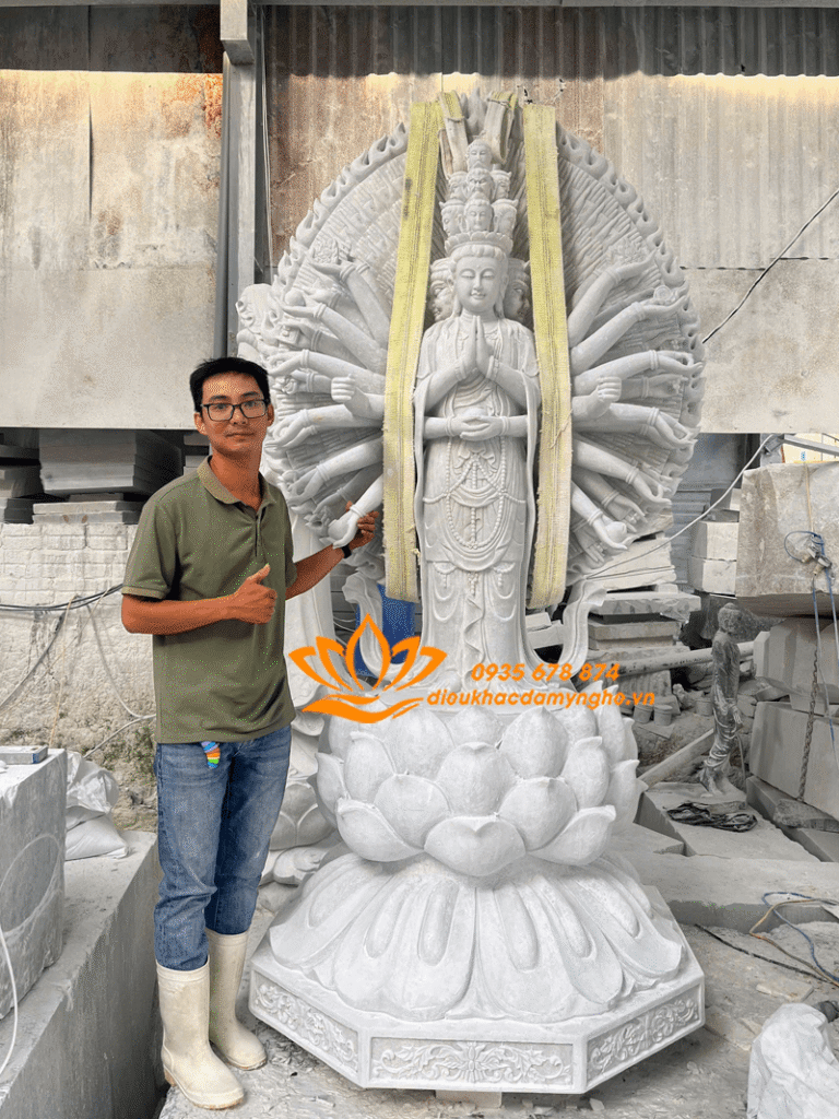 tuong phat ba nghin mat nghin tay