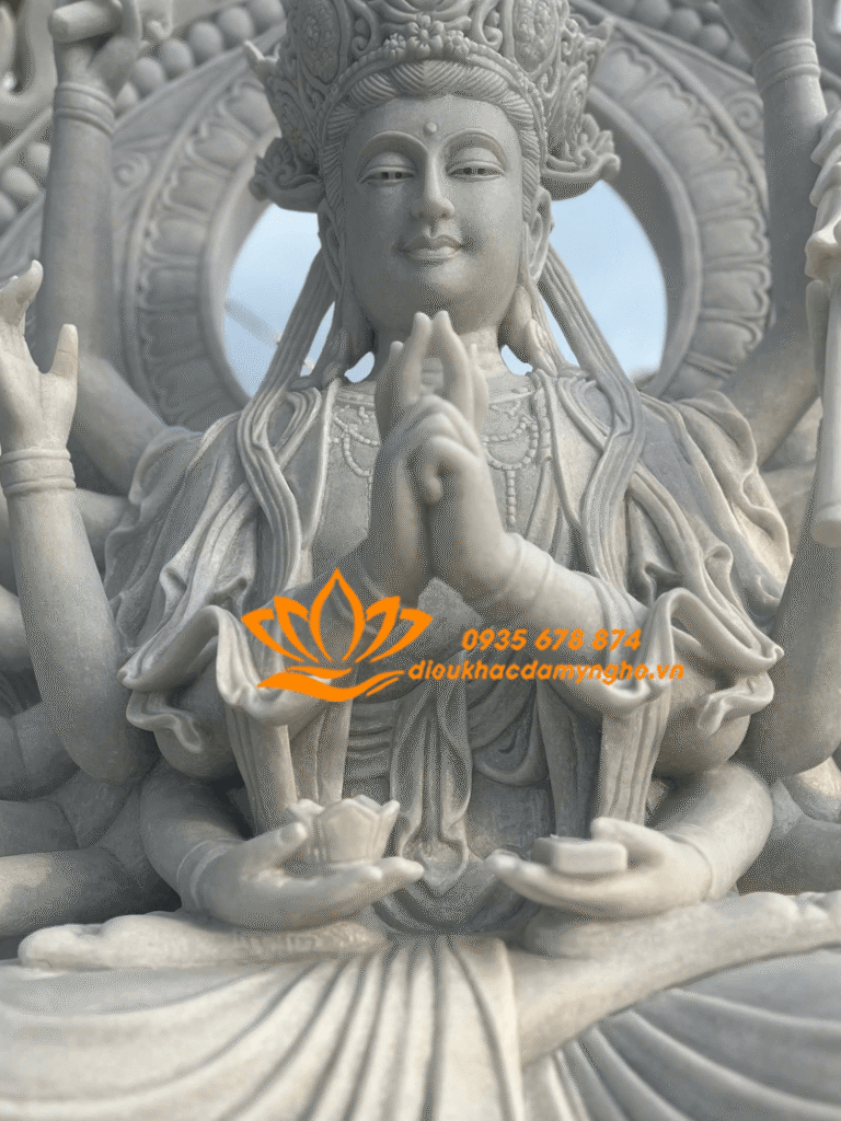 tuong phat quan am nghin mat nghin tay