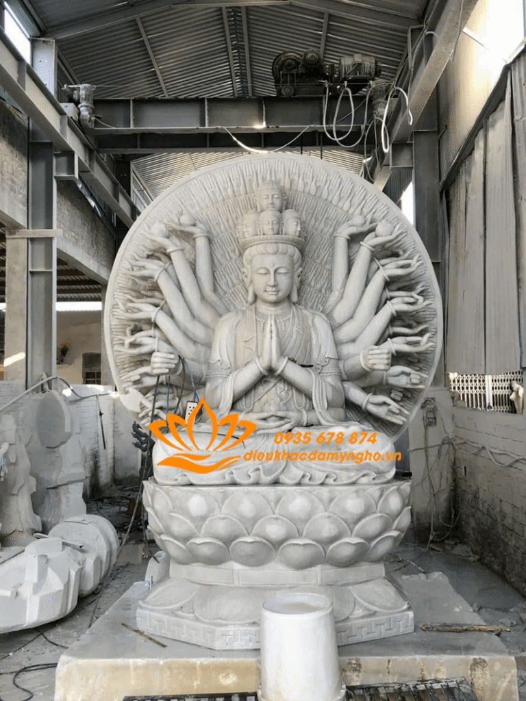 tuong phat ba quan am nghin mat nghin tay