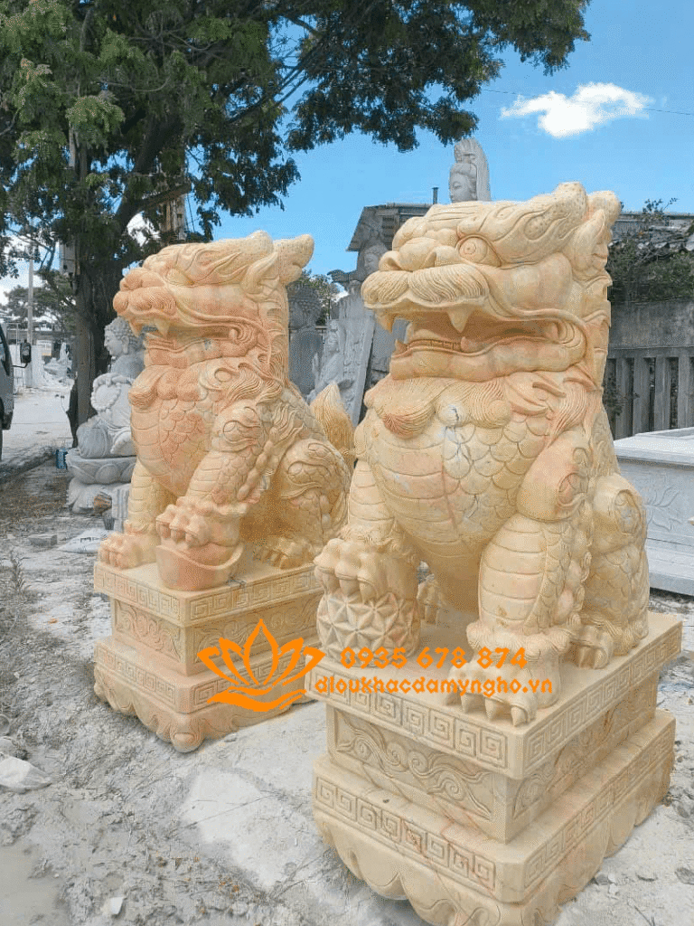 mau tuong nghe bang da cam thach vang