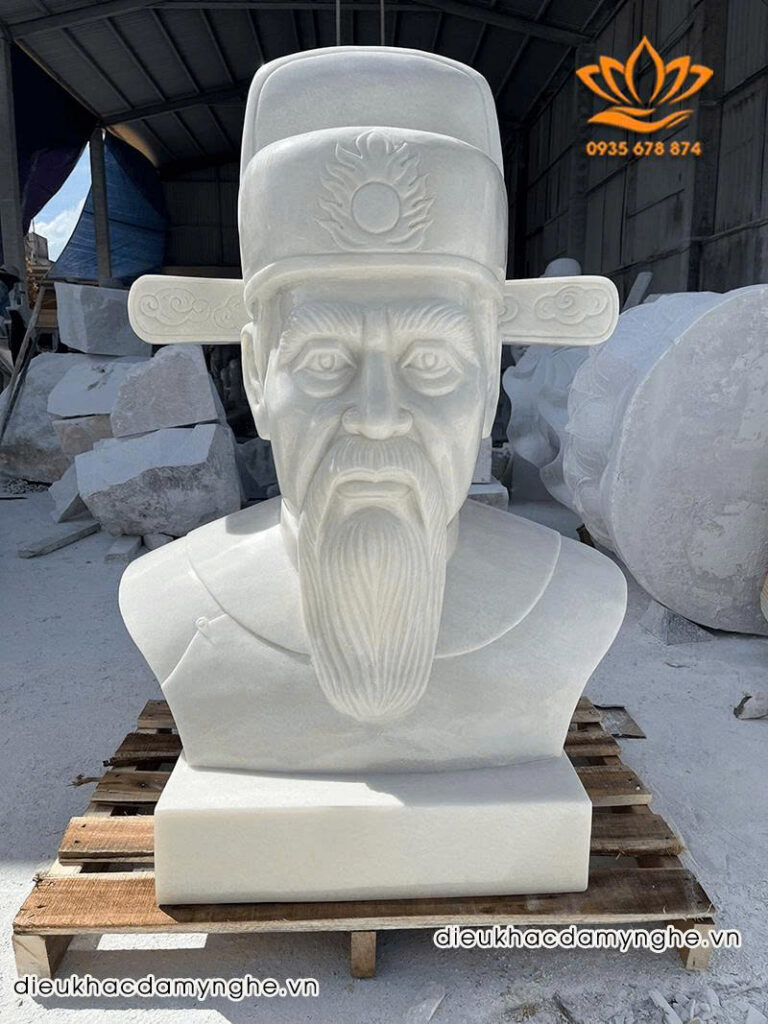 Quy Trình Điêu Khắc Tượng Chân Dung Nguyễn Trãi Bằng Đá Trắng