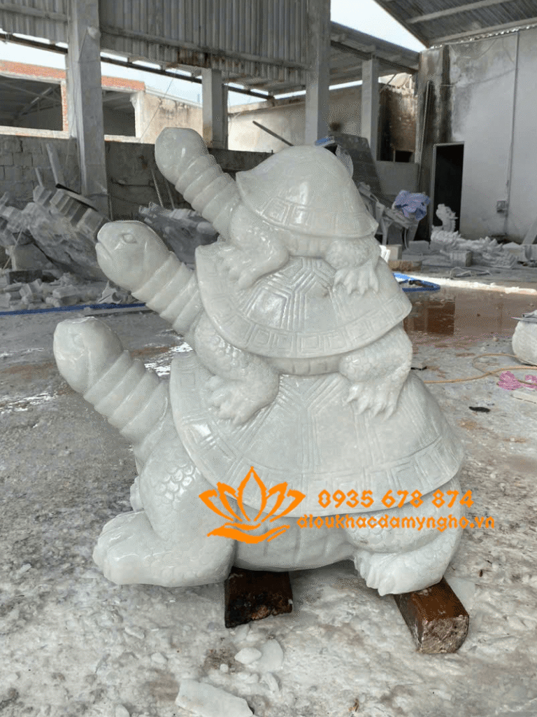 tuong me con rua bang da trang tuong rua cho con bang da phong thuy dep