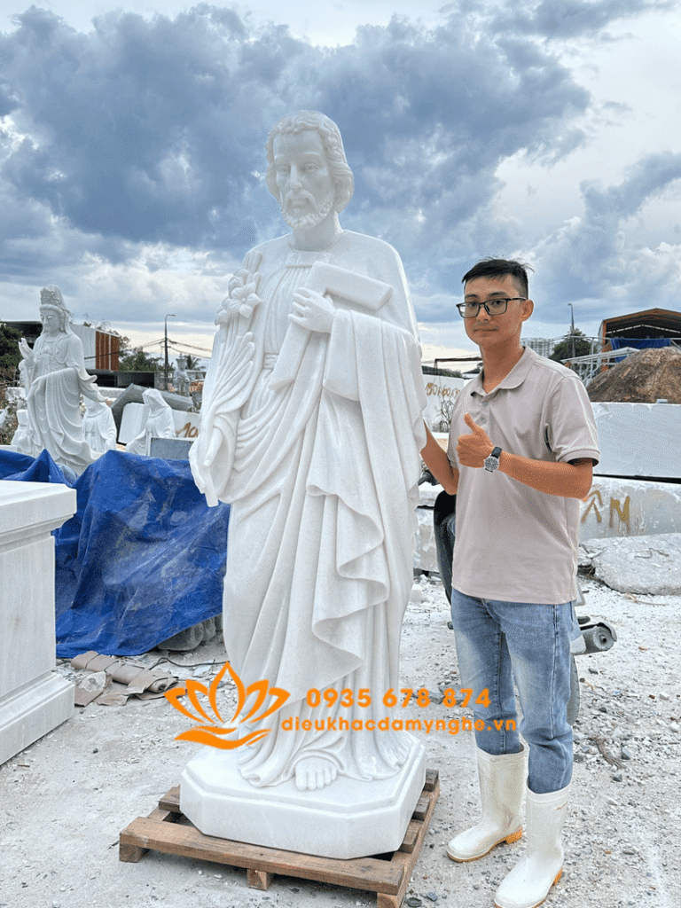 ban tuong thanh giuse tho bang da size lon