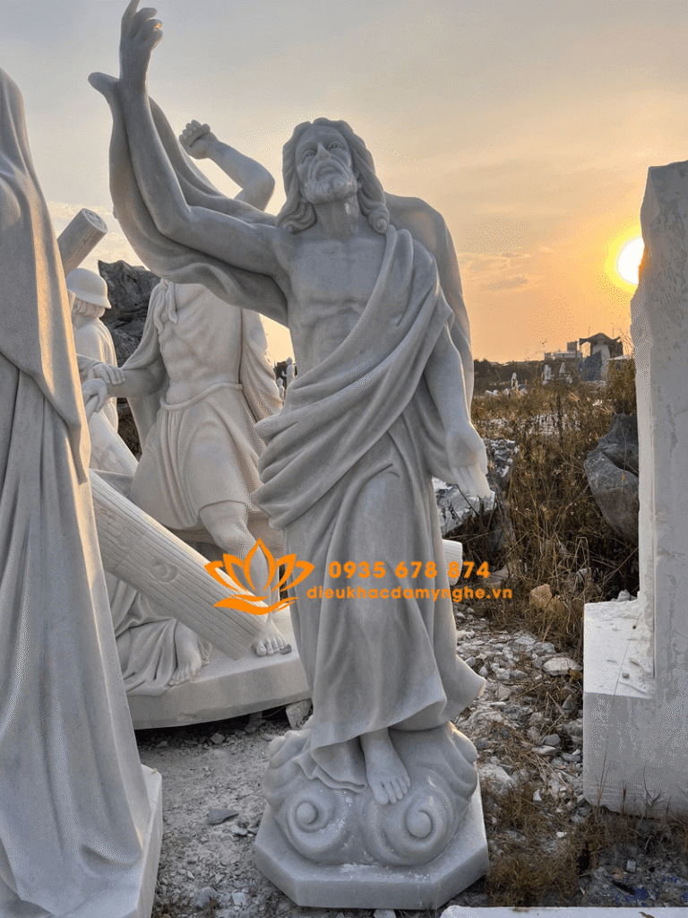 ban tuong chua phuc sinh bang da nguyen khoi dep tuong chua song lai bang da dep tu nhien