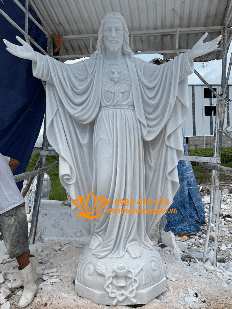 tuong chua dang tay da nguyen khoi