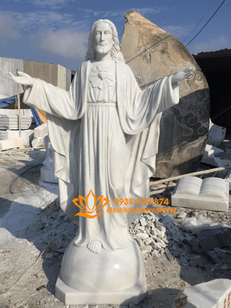 dieu khac tuong chua giesu trai tim bang da dep