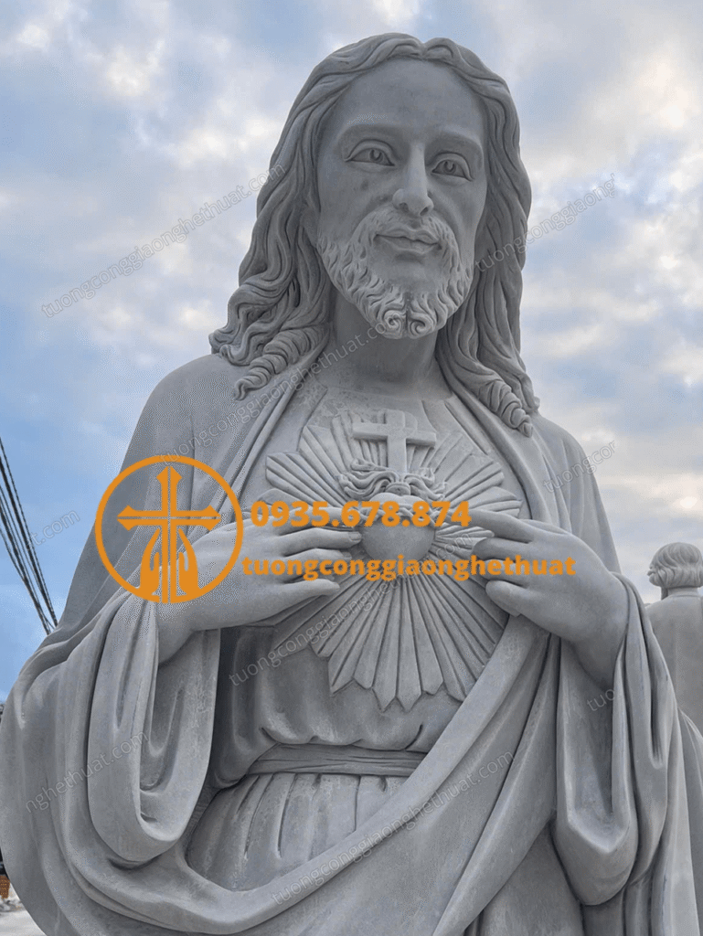 dieu khac tuong chua thanh tam dep