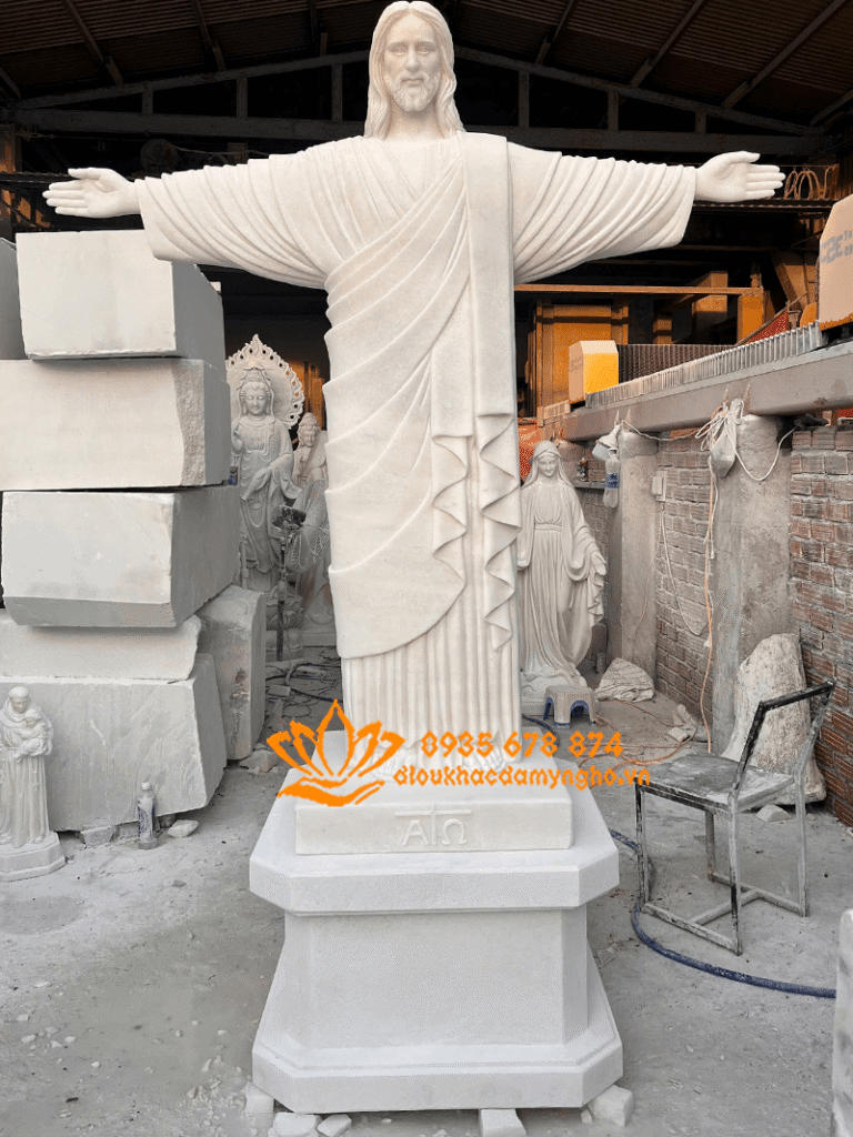 tuong chua cuu the dep tai da nang