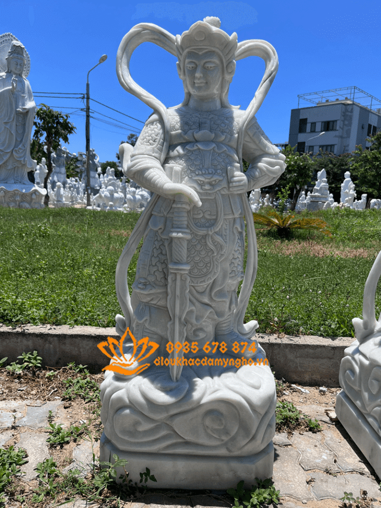 tuong tieu dien ho phap bang da non nuoc