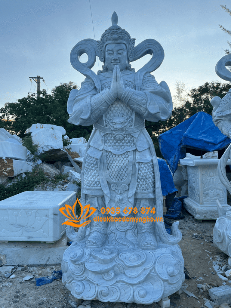 tuong tieu dien ho phap bang da trang cao 2 met tuong tieu dien ho phap da my nghe non nuoc