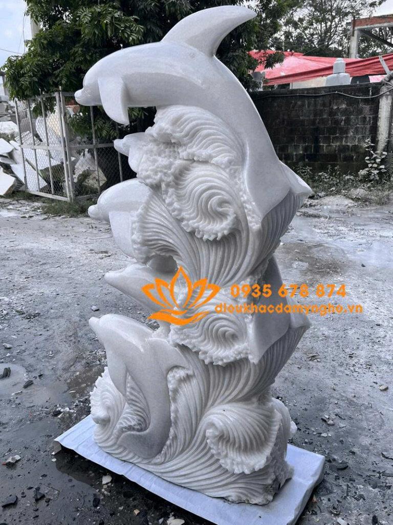tuong da ca heo phun nuoc