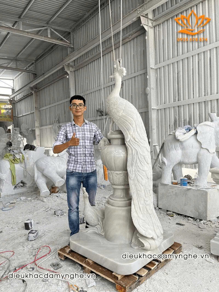 Chế Tác Tượng Chim Công Cao 2 Mét Khai Trương Cửa Hàng