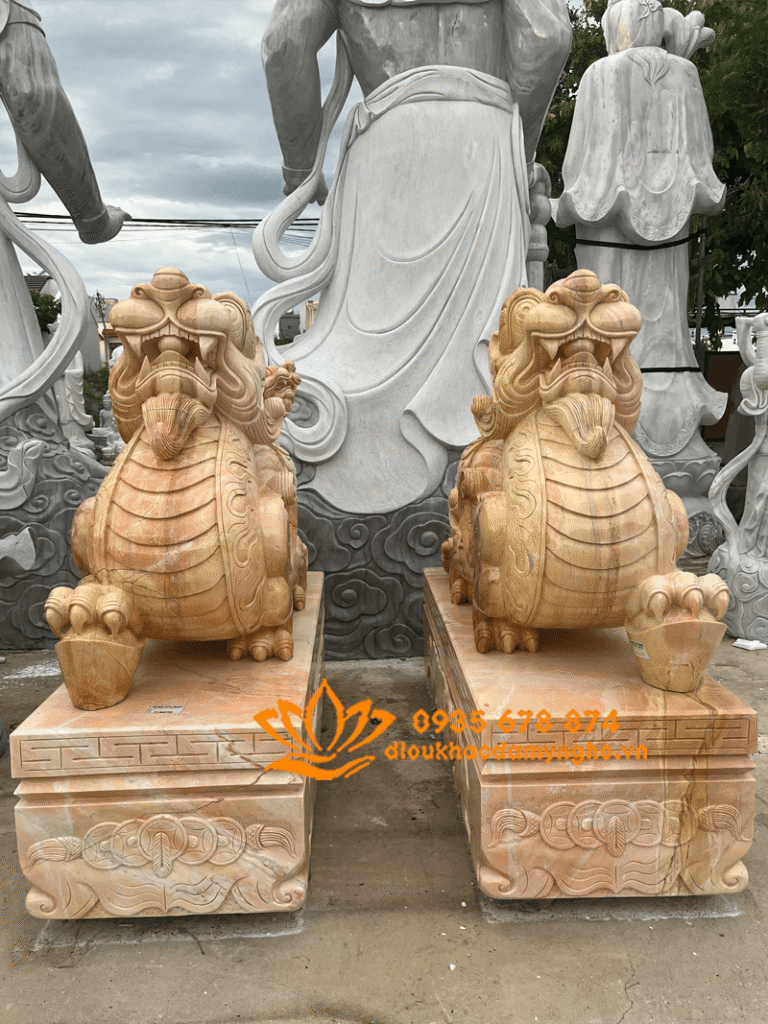 dieu khac tuong ty huu bang da cam thach vang tuong ty huu de cong dep