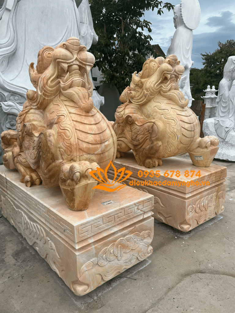 tuong ty huu phong thuy tran cong dep ban tuong ty huu bang da tu nhien nguyen khoi