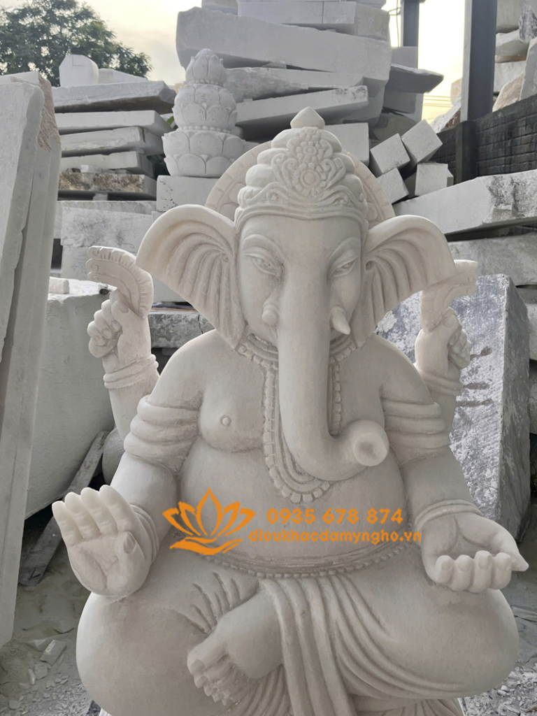 tuong than voi bang da nguyen khoi