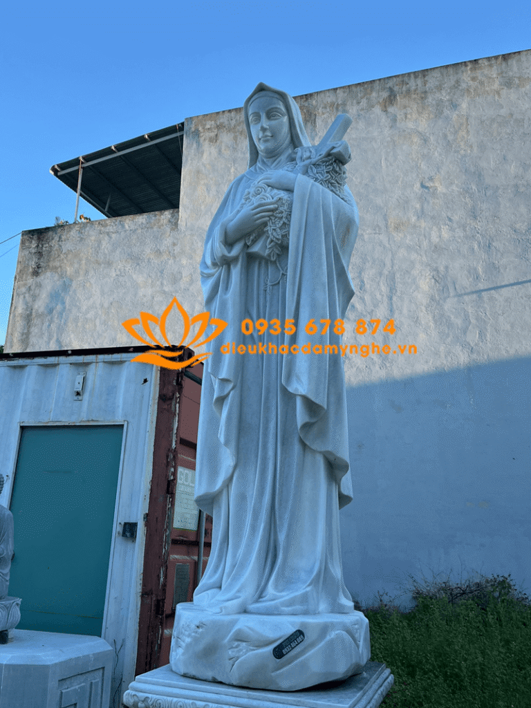 tuong ba thanh teresa bang da trang dep