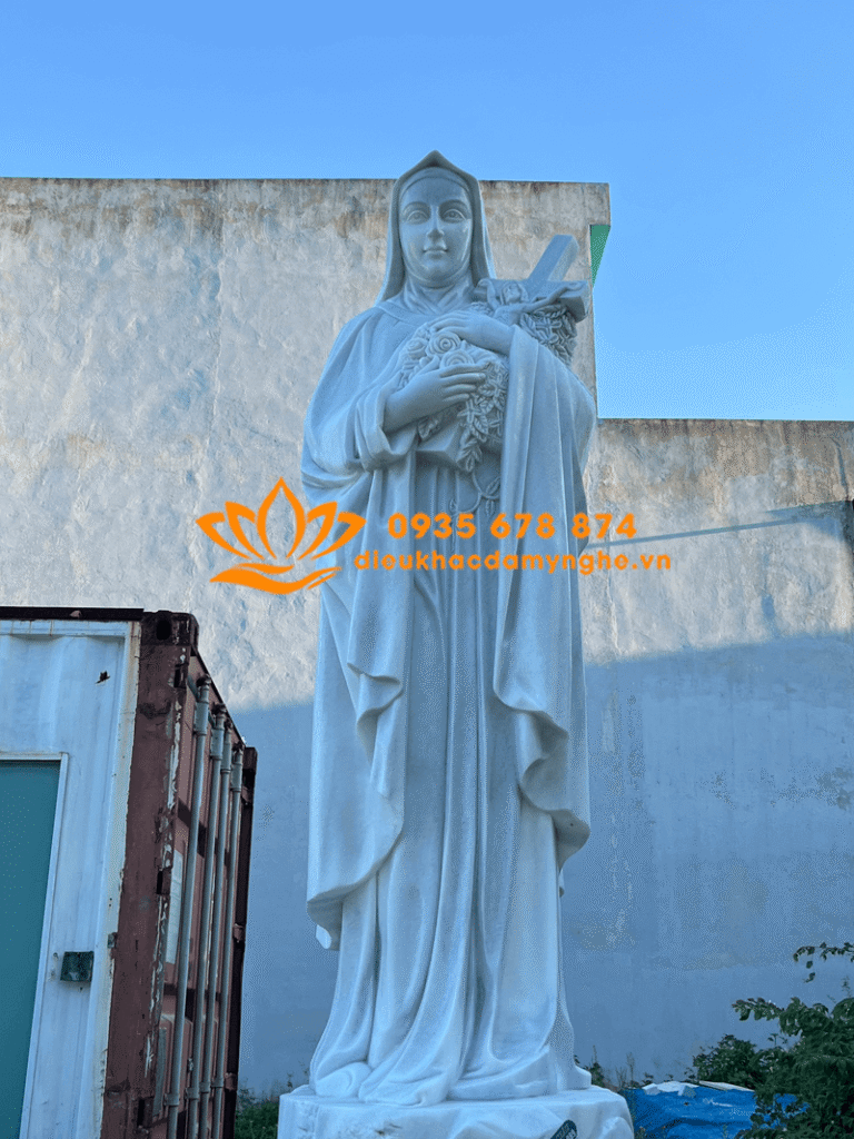 tuong ba thanh teresa bang da tu nhien