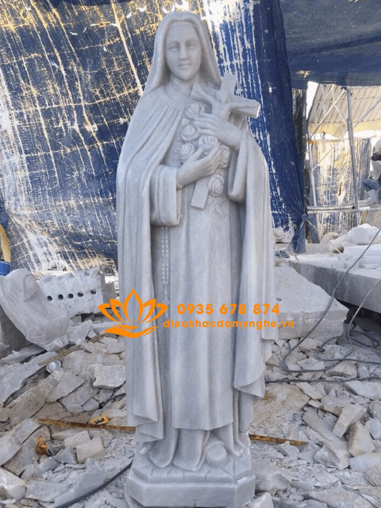 tuong ba thanh teresa bang da trang dep