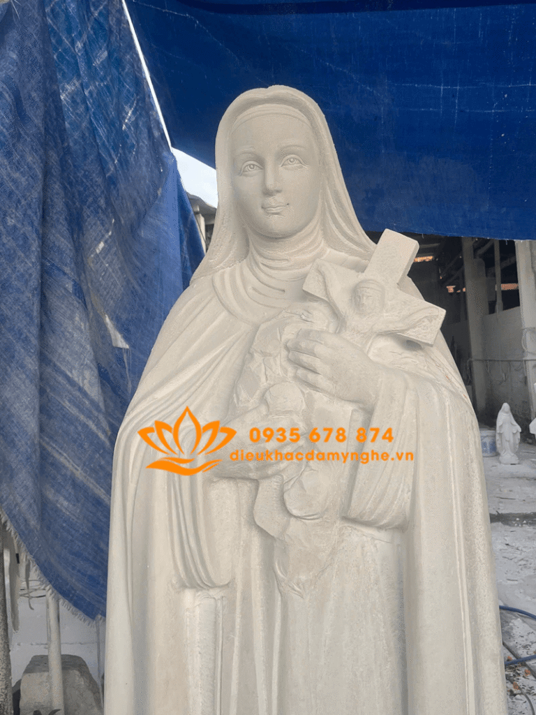 tuong ba thanh teresa bang da trang size lon