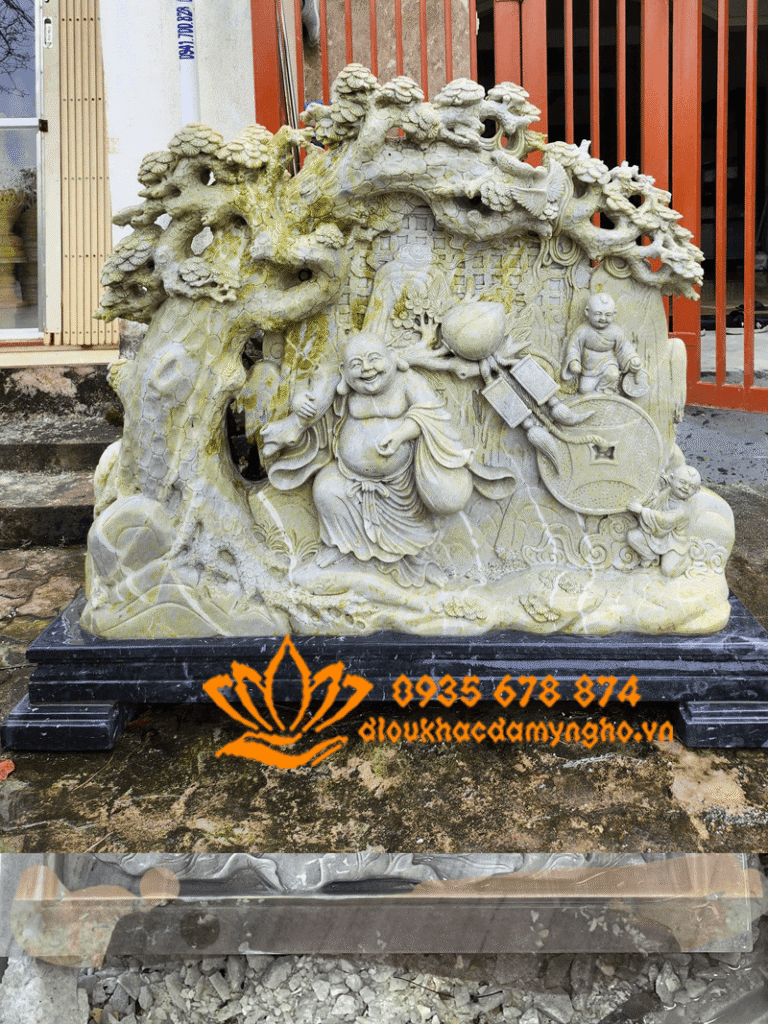 tranh phu dieu di lac vac dao dung duoi goc cay da