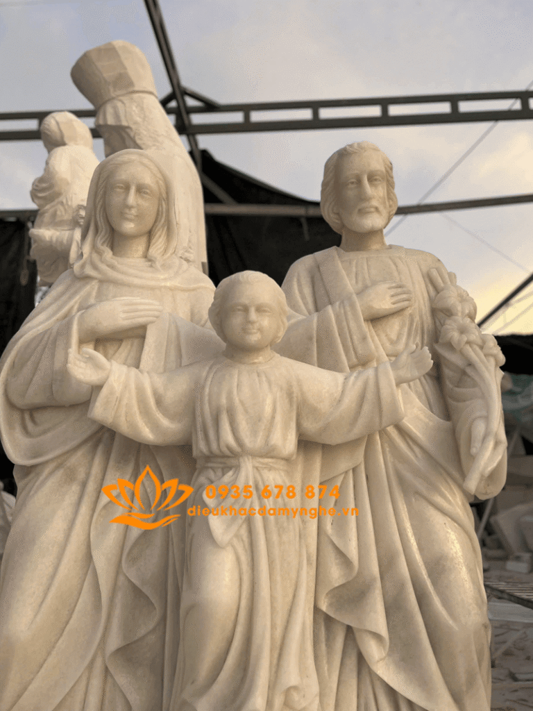 gia dinh chua thanh gia