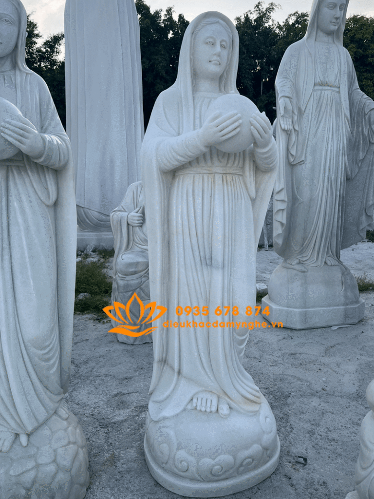 ban tuong duc me hoa binh dep