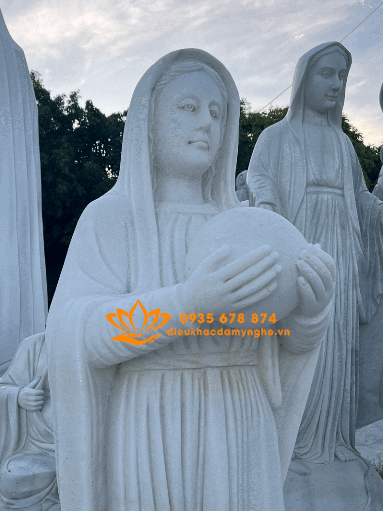 ban tuong duc me hoa binh gia re