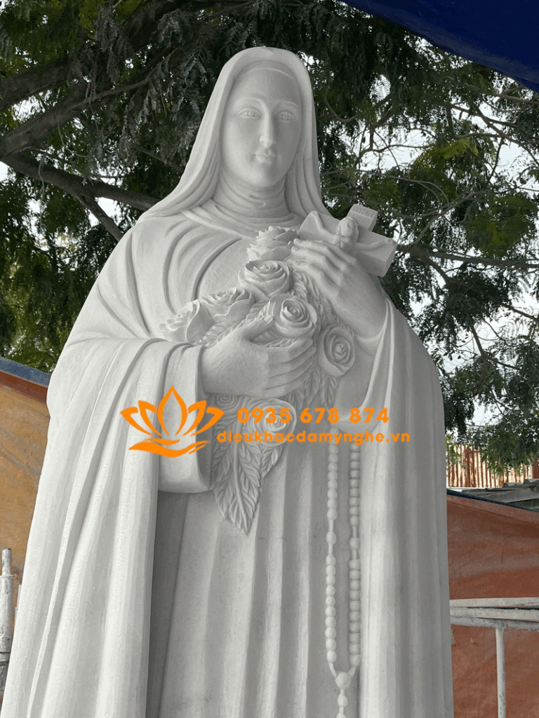 cung cap tuong ba thanh teresa dep