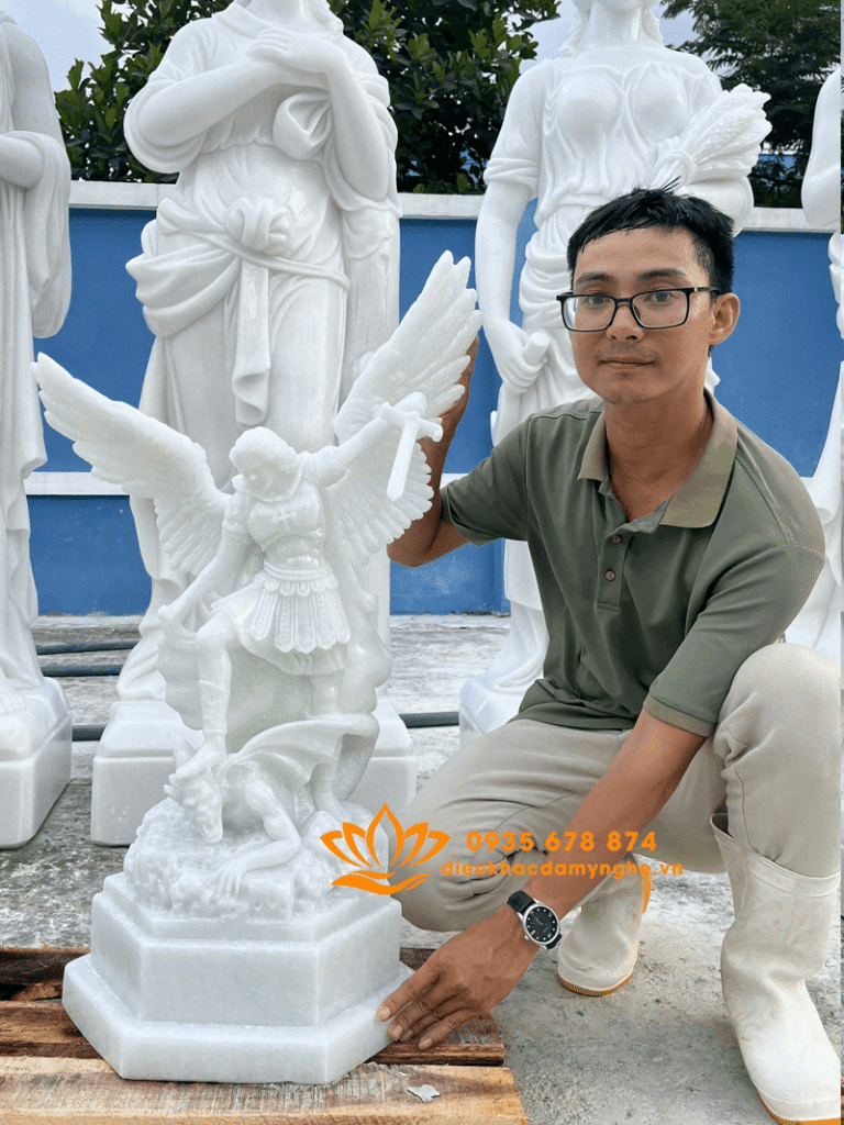 tuong thien than micae size nho de nha tho