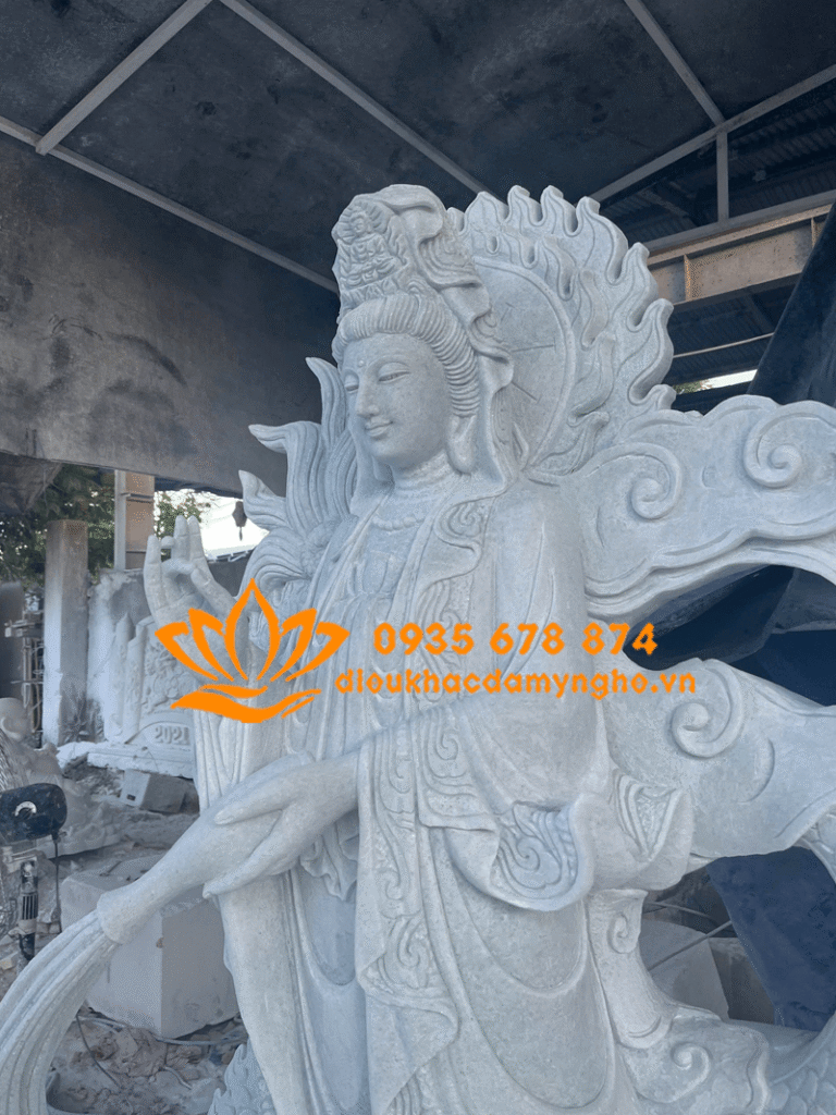 tuong phat quan am bang da dep tu nhien tuong quan am cuoi rong da trang