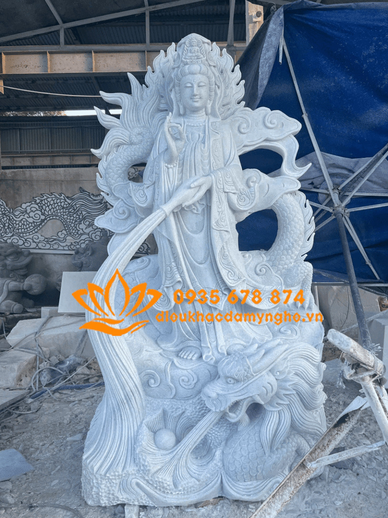 ban tuong quan am cuoi rong da cam thach trang